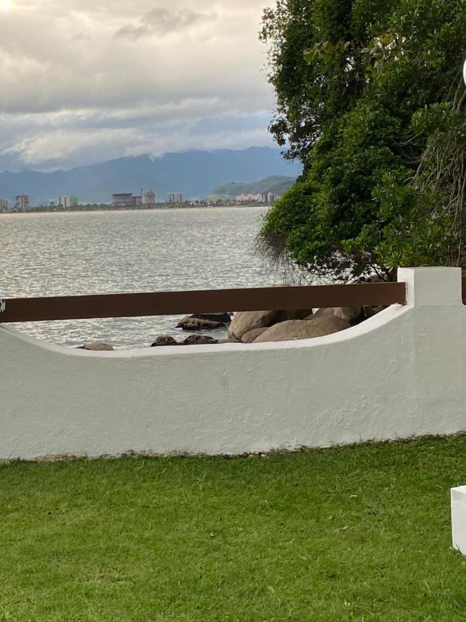 Apartamento Pe Na Areia Caraguatatuba Exterior foto